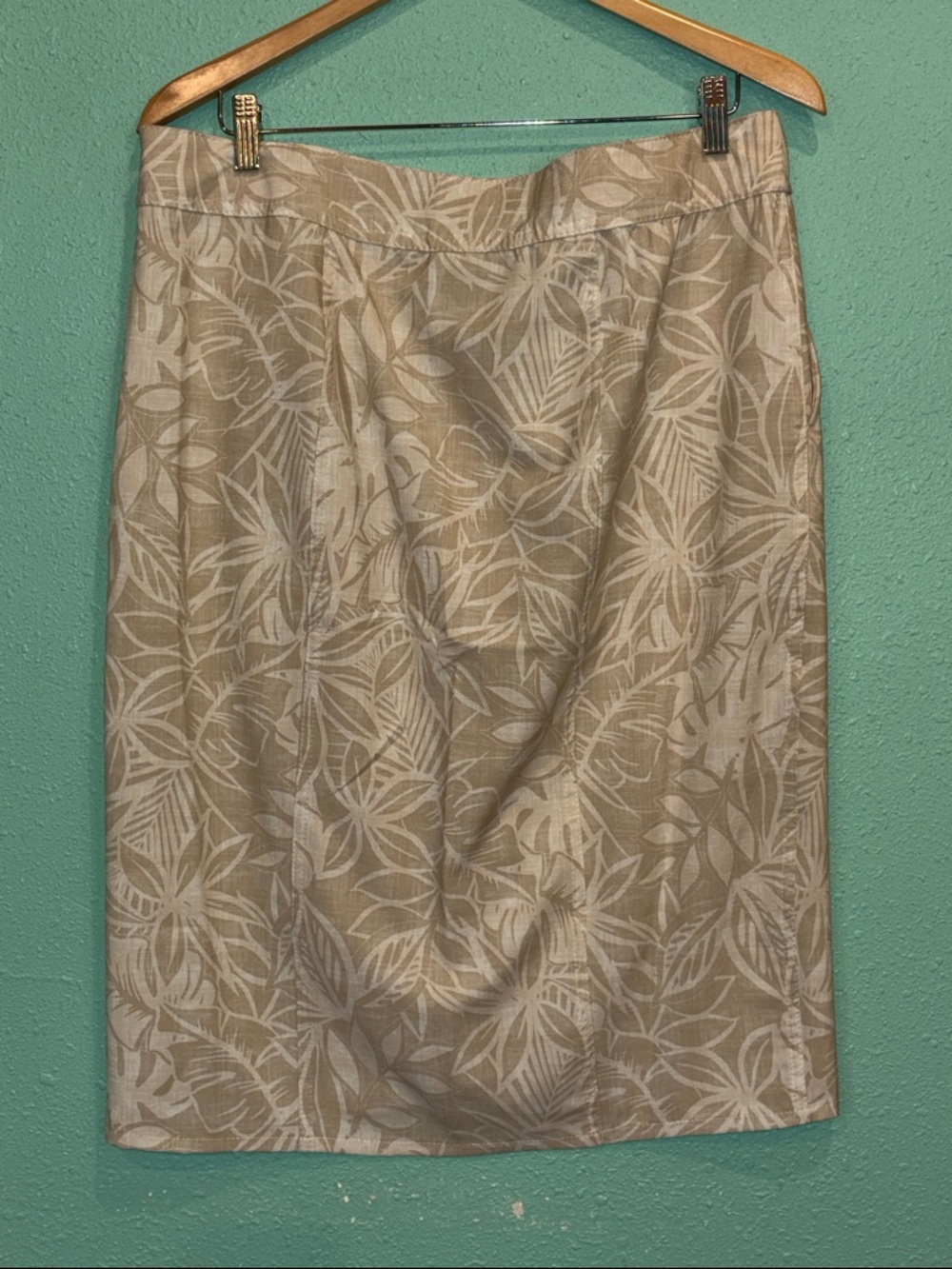 Ripskirt Hawaii Neutral Leaf-Print Skirt. Size large. - Picture 2 of 7